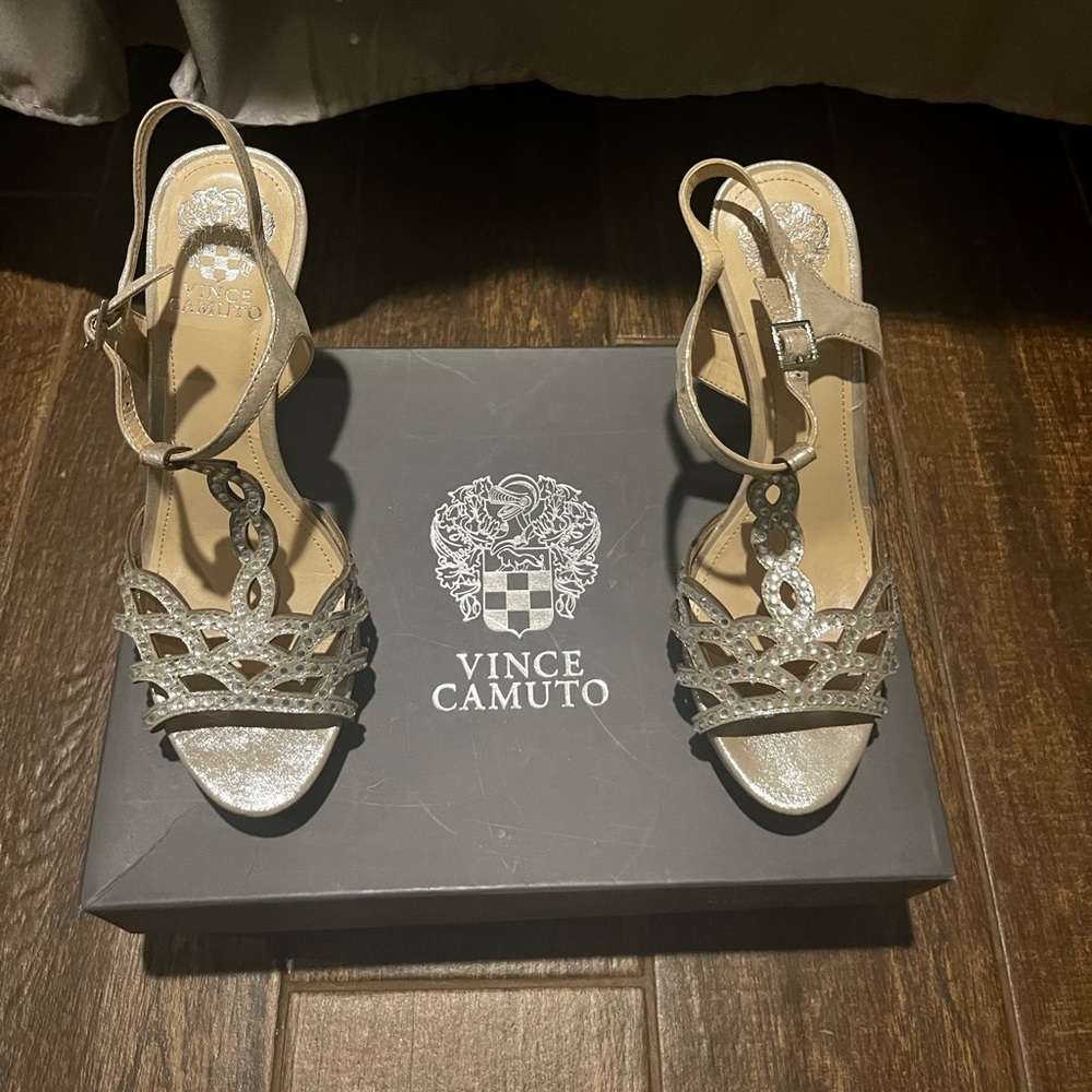 like new straps low platform heels